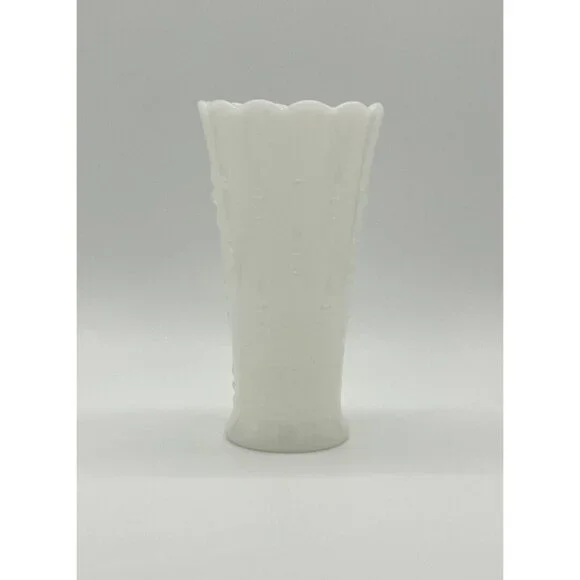 Vintage 1940 Anchor Hocking Milk Glass Scalped Rim Teardrop Pearl Dot Arrow Vase - Picture 1 of 5